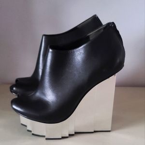 Amazing platform peep toe leather booties, shoes by United Nude. Size 7.5